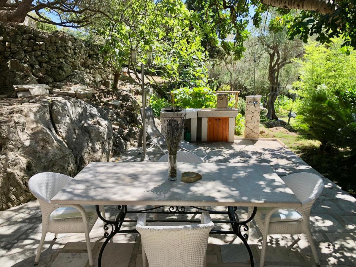Stone House Retreat Villa มาลีโลชินจ์ ภายนอก รูปภาพ