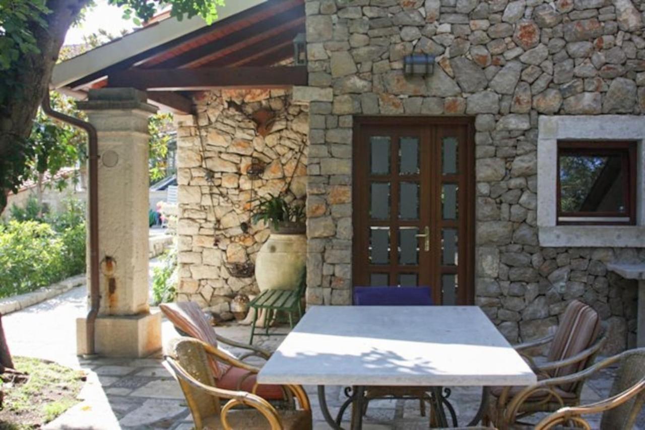 Stone House Retreat Villa มาลีโลชินจ์ ภายนอก รูปภาพ
